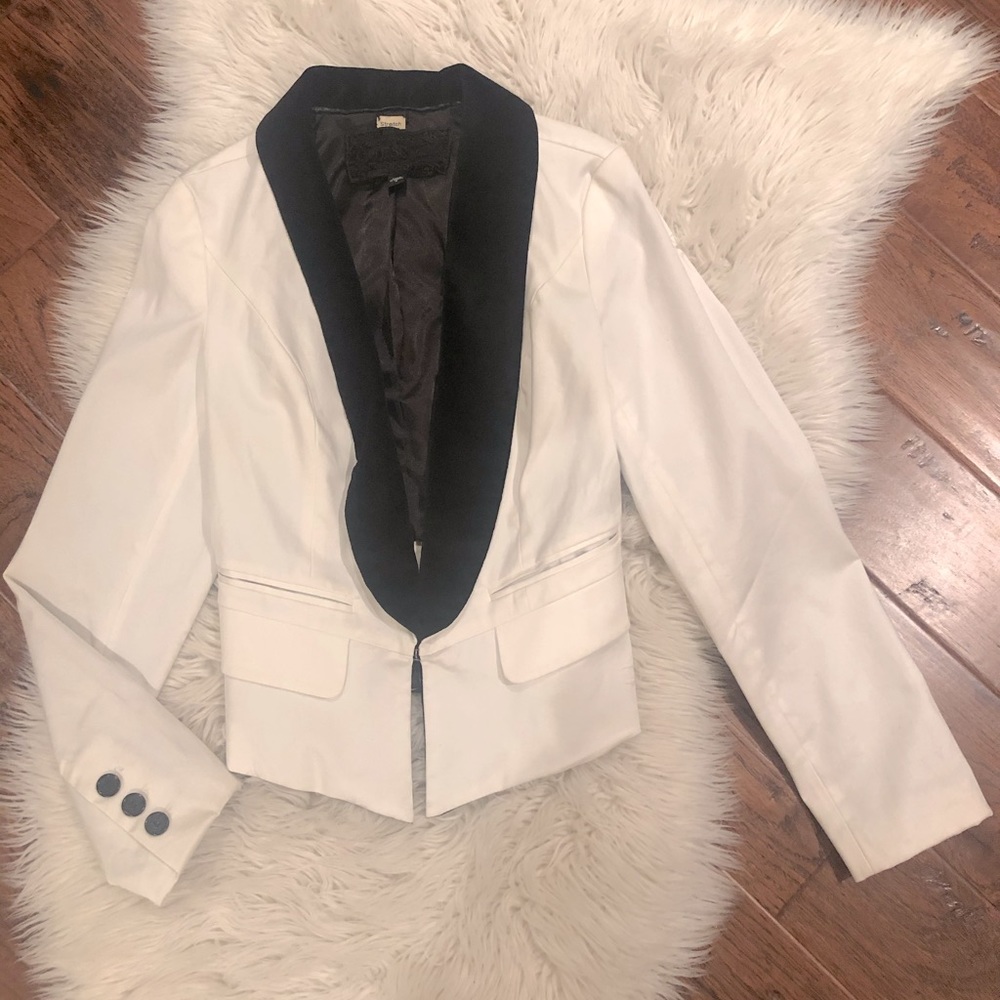 Guess white black velvet collar blazer